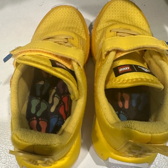 *SOLD*  Adidas x Lego Primeblue sneakers sz 13 little kids and sz 3 big kids - Picture 7 of 8
